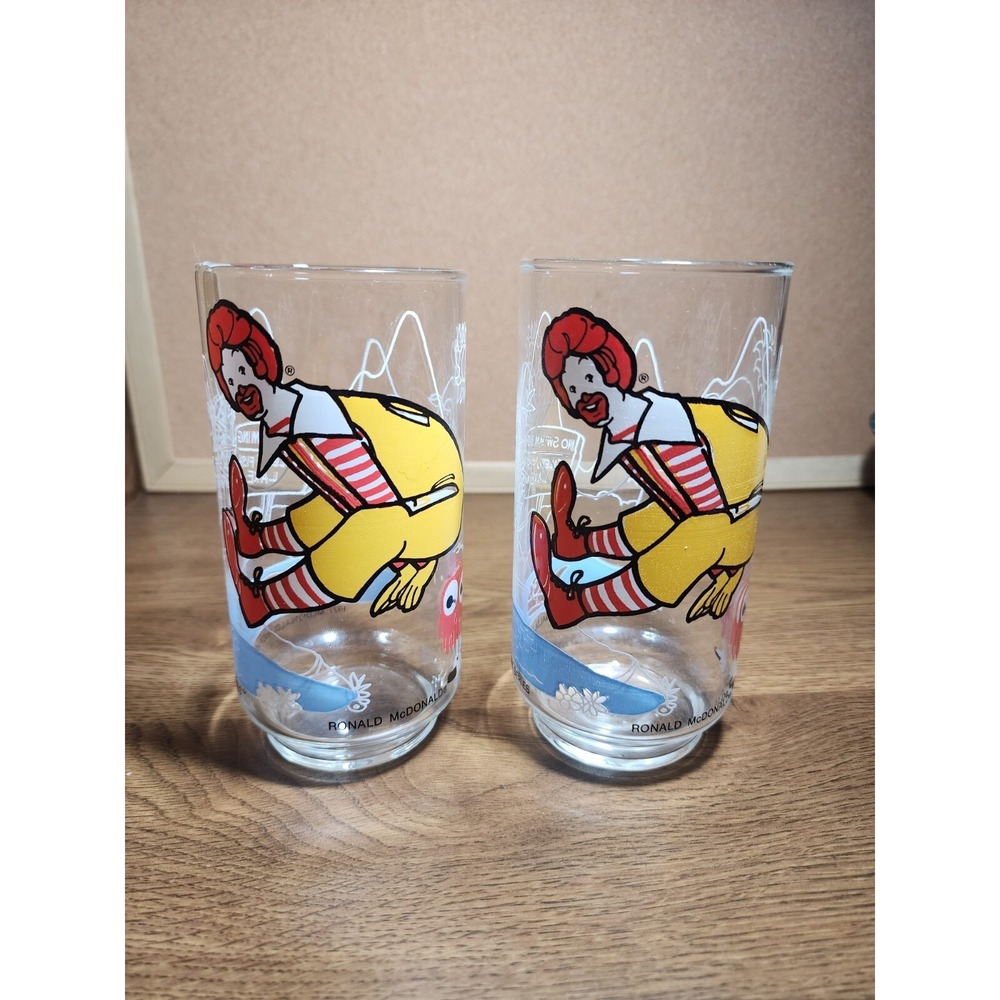 2 1977 Mcdonaldland Ronald Mcdonald Action Series Glasses‎